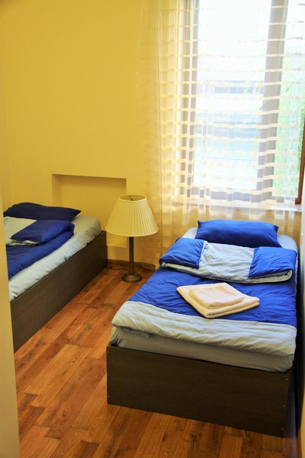 Shat Lav Hostel Yerevan Bagian luar foto