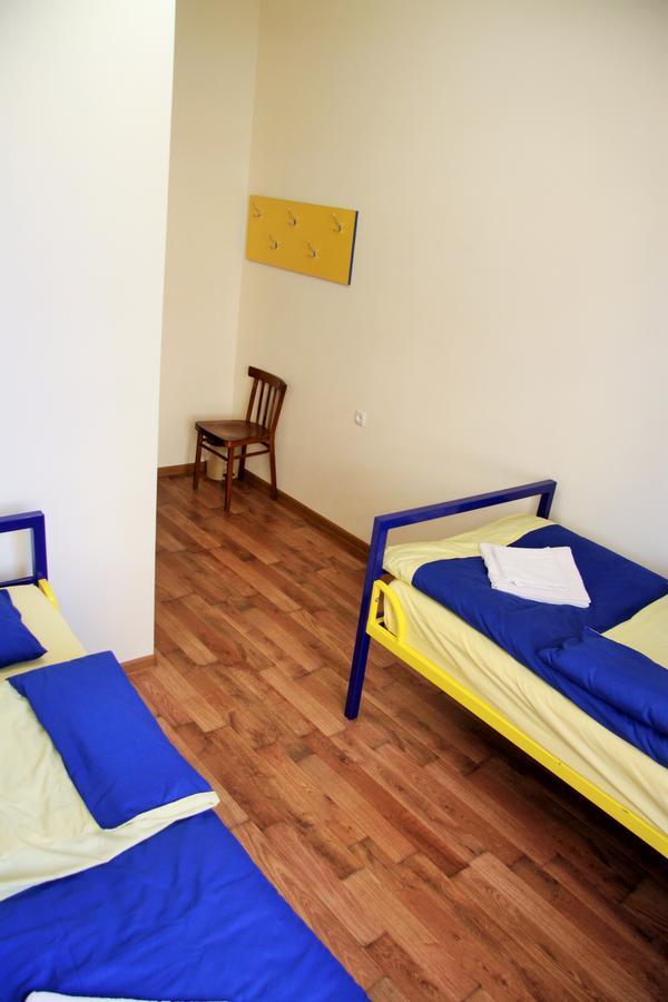 Shat Lav Hostel Yerevan Bagian luar foto