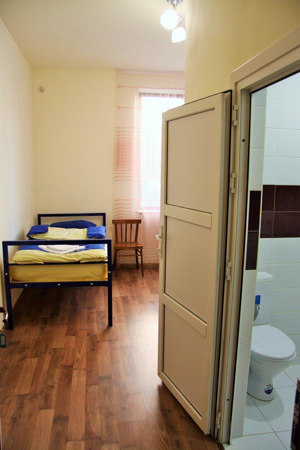 Shat Lav Hostel Yerevan Bagian luar foto