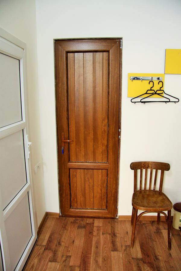 Shat Lav Hostel Yerevan Bagian luar foto