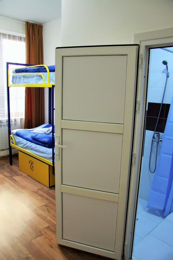 Shat Lav Hostel Yerevan Bagian luar foto
