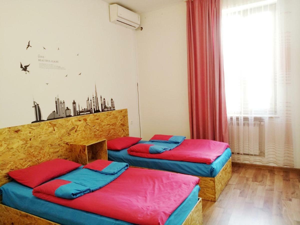 Shat Lav Hostel Yerevan Bagian luar foto